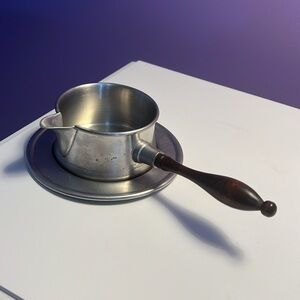 Vintage Woodbury Pewterers Butter/Gravy Warmer w/Wooden Handle & Matching Plate